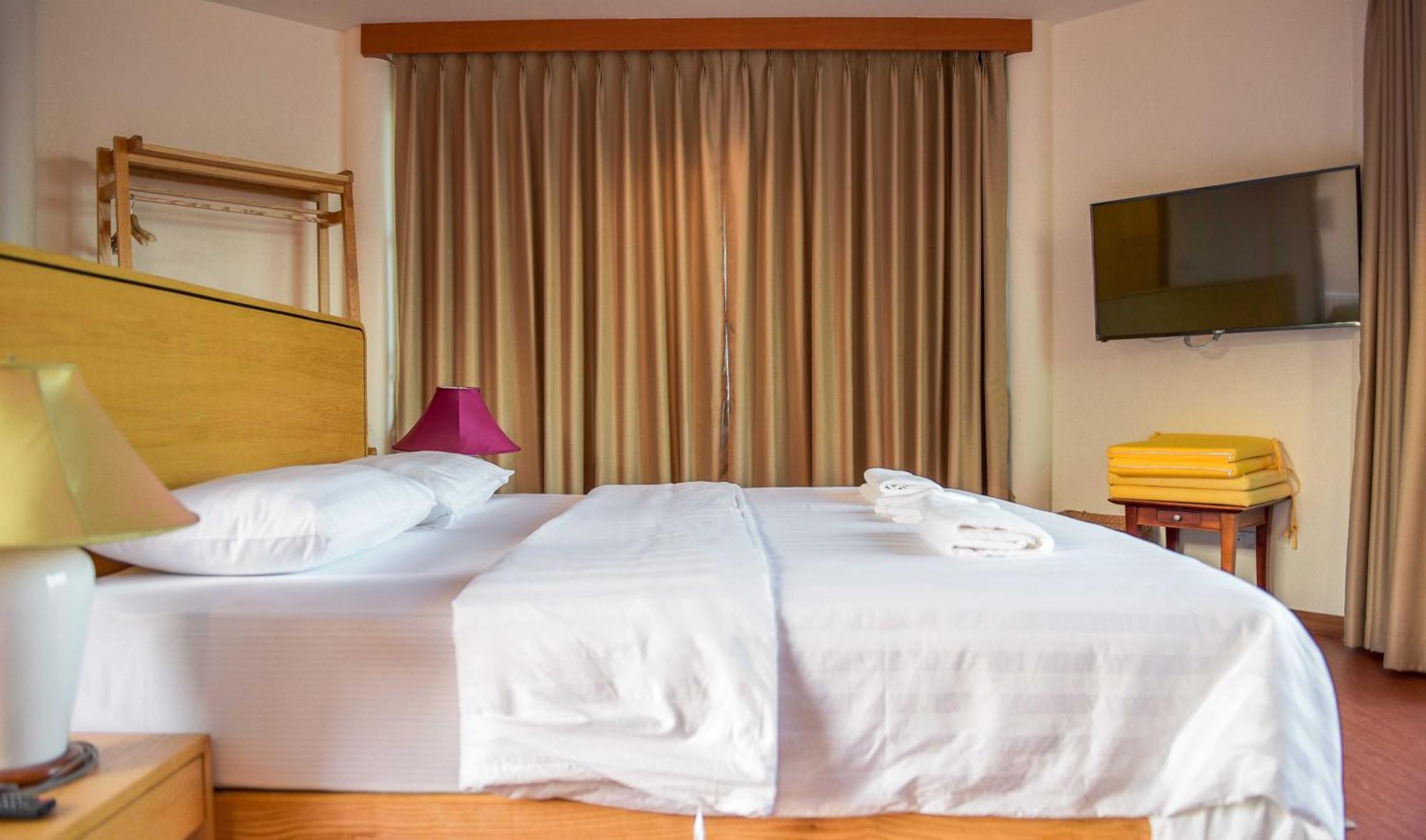 Seaman Resort Haad Chao Samran Ngoại thất bức ảnh